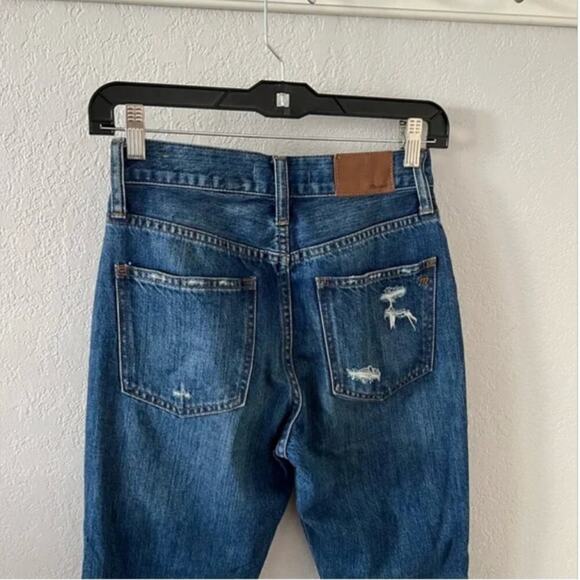 Madewell The Perfect Summer Jean: Destructed Edition - Picture 6 of 8